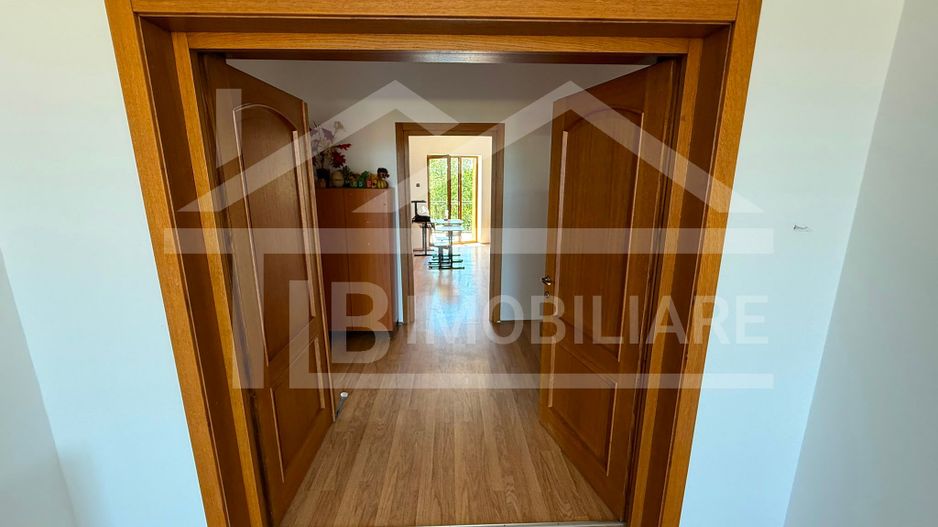 Casa individuala, 10 camere, 753mp, Zona Sancraiu de Mures - Poză 24
