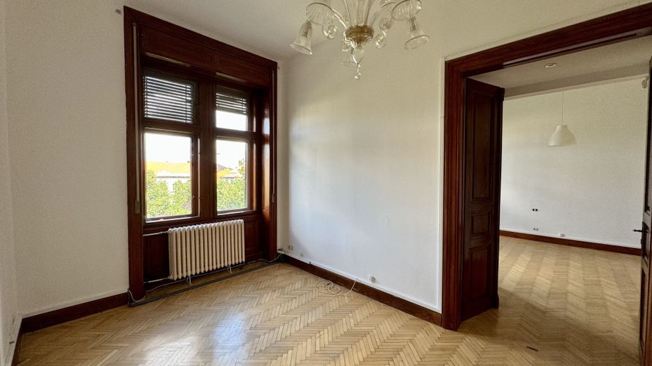 Apartament in clădire istorică P-ta Plevnei cu vedere parc - Poză 8