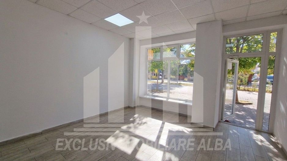 Spatiu comercial | Trafic intens | Cetate | Pozitie ultracentrala - Poză 1