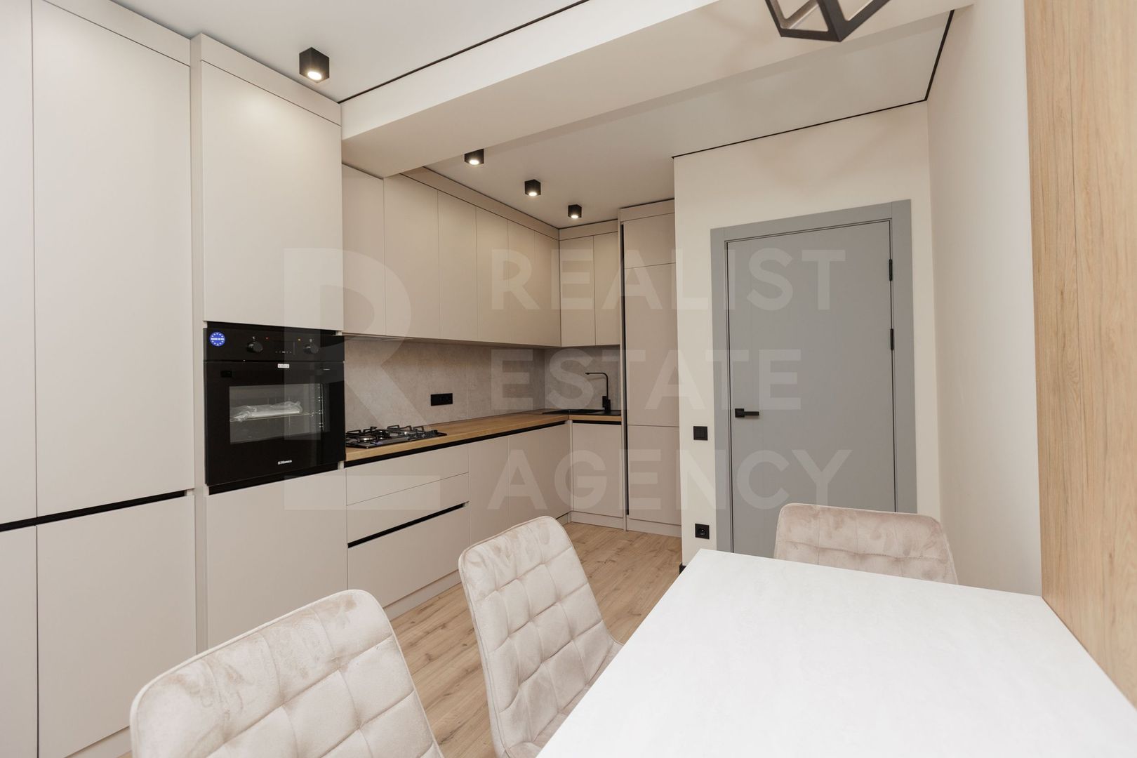 Vânzare, apartament, 2 camere, str. Alba Iulia, sectorul Buiucani - Poză 9