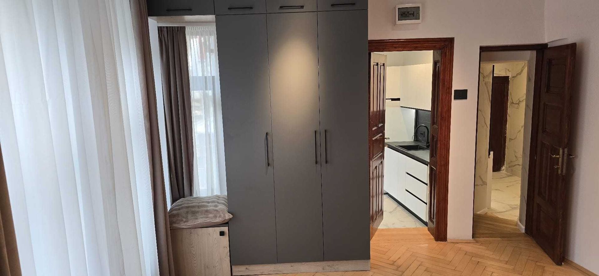 Inchiriez 2 camere, zona Vasile Lascar - Dacia - Poză 6