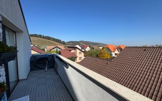 Apartament cu 2 camere in Sanpetru - Poză 9