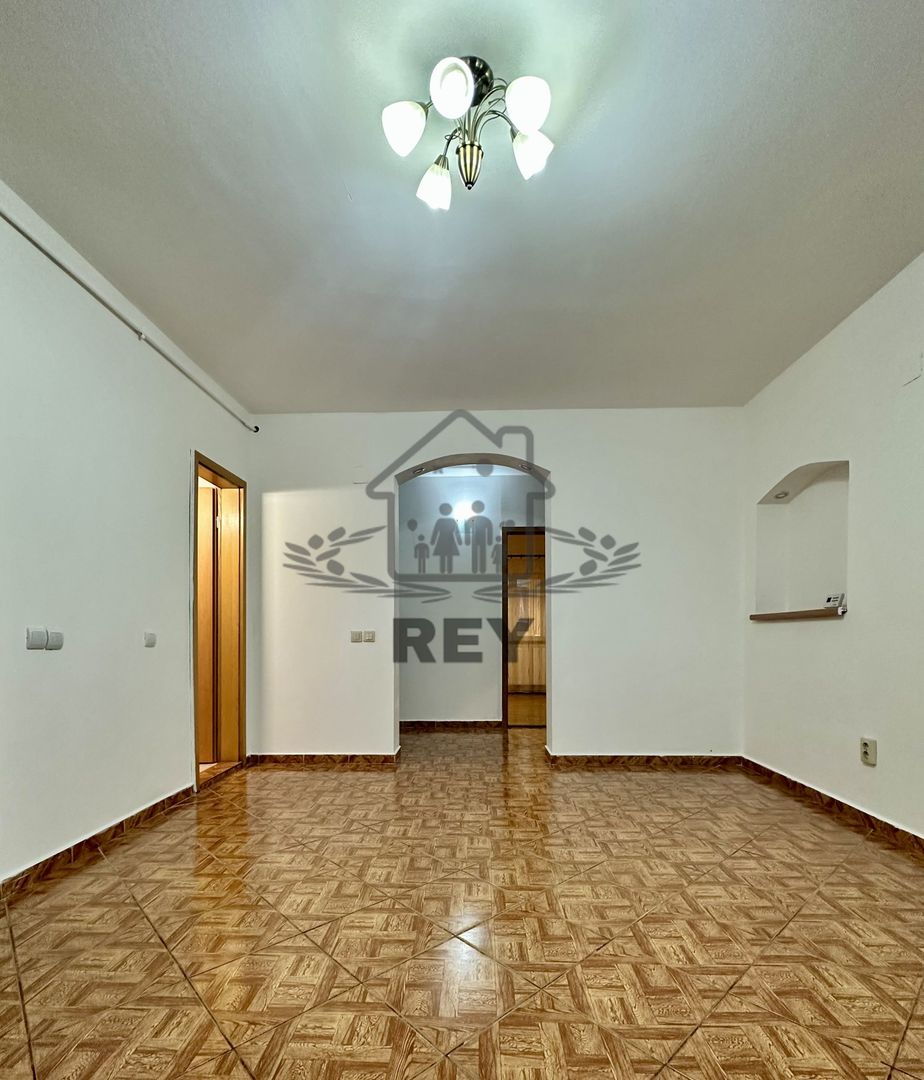 Apartament 4 camere cu garaj zona Strand- V.Aurie - Poză 11