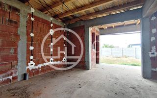 Casa de vanzare cu 4 camere in zona Santandrei, Oradea - Poză 3