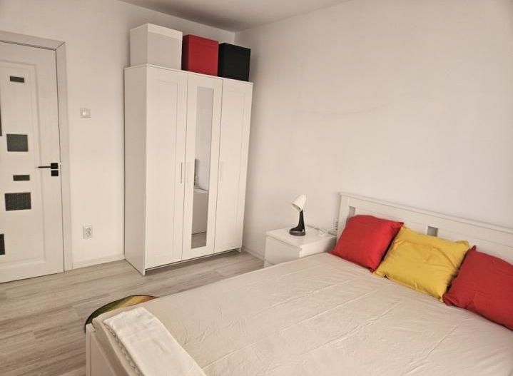 APARTAMENT RENOVAT SI MOBILAT ZONA PAJURA - Poză 5