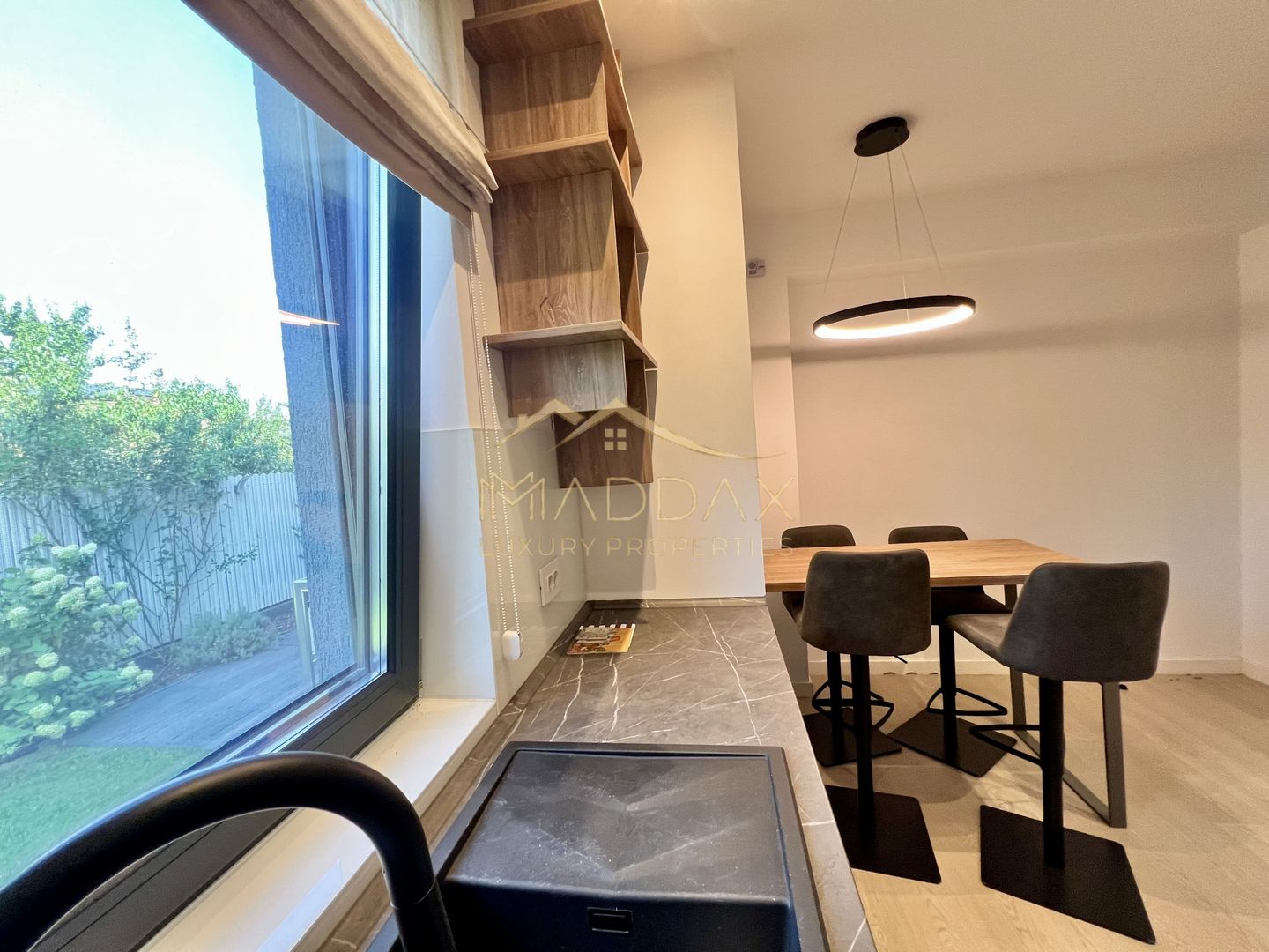 Vila LUX **5 camere**3 locuri parcare** Complex NOU//Sisesti - Poză 9