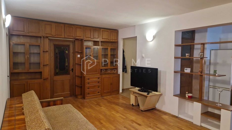 Apartament 3 camere – proaspăt renovat – zona 7 Noiembrie - Poză 1