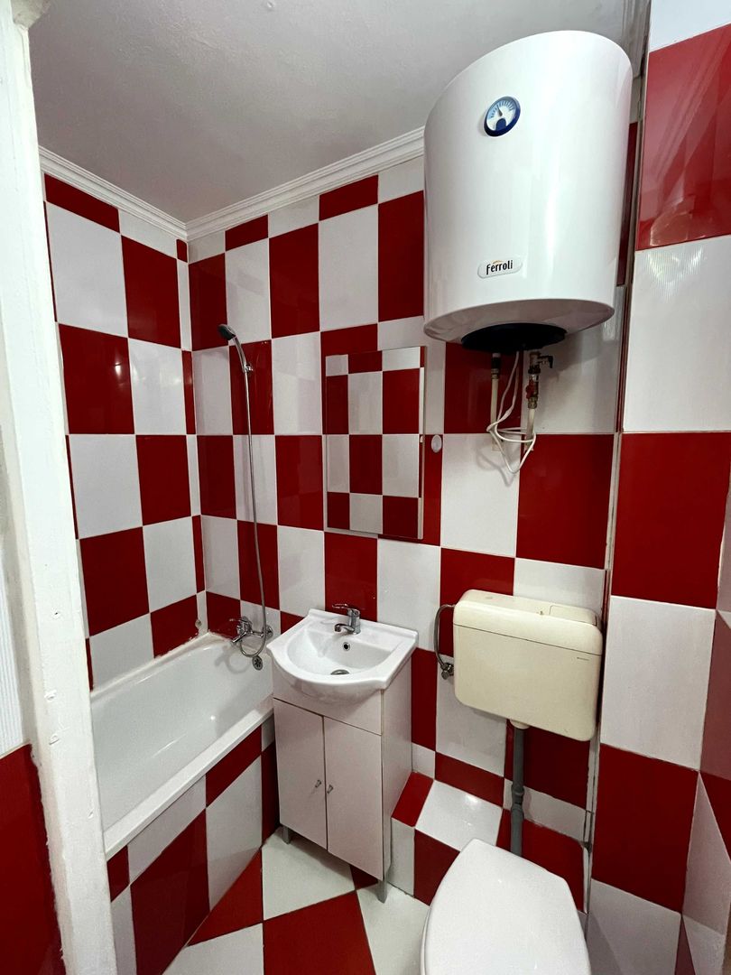 BRASADAS vinde garsonieră renovată, utilată in Micro 15. - Poză 4