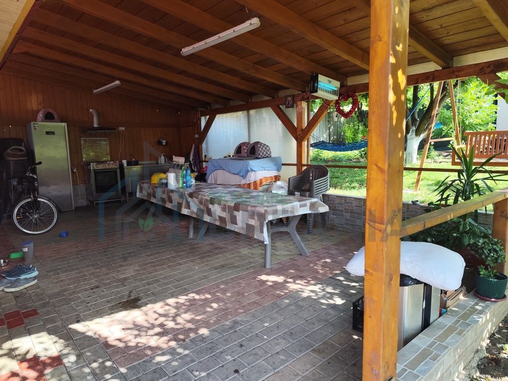 Vilă în Valea Adâncă, 5 camere, la 800 m de Aleea Tudor Neculai – Dormitor la parter - Poză 5