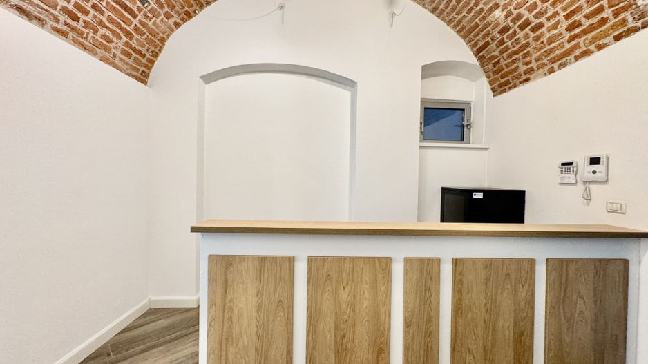 Spatiu birou in cladire istorica restaurata - Poză 4