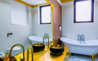 Hotel de LUX cu 11 camere / Restaurant & Piscina - Poză 23