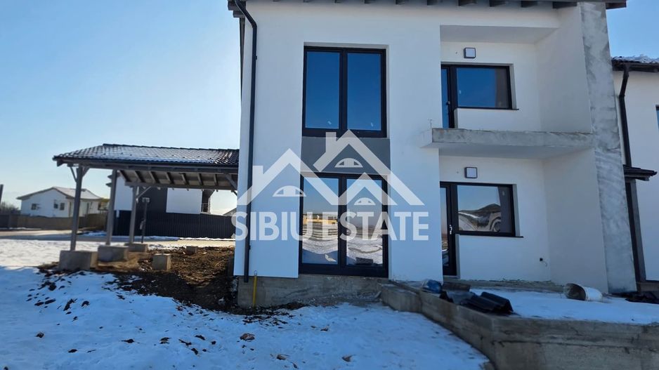 Casa cu carport si terasa, Selimbar, Sibiu - Poză 2