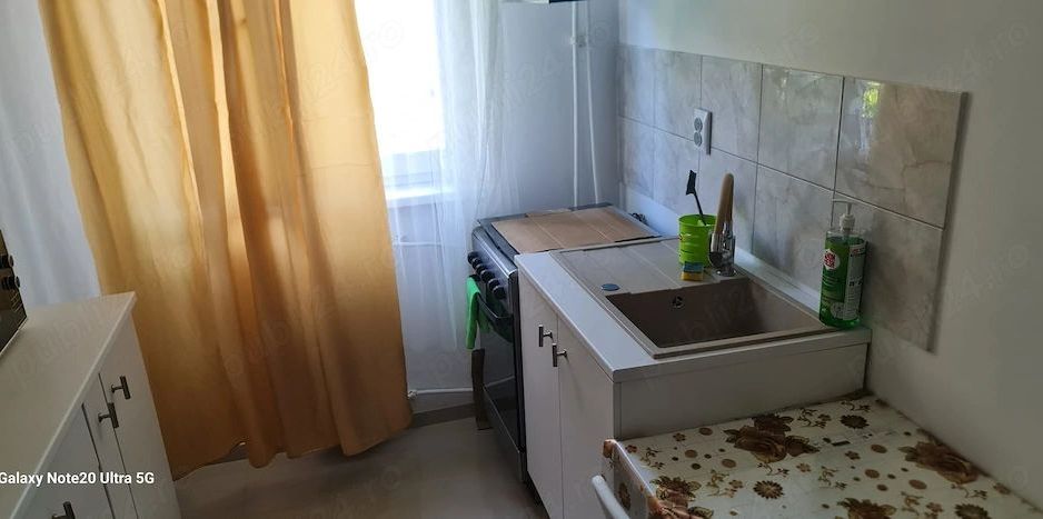 vand aparatment 3 camere, bucatarie si doua bai. 51 mp langa piata Doina - Poză 7