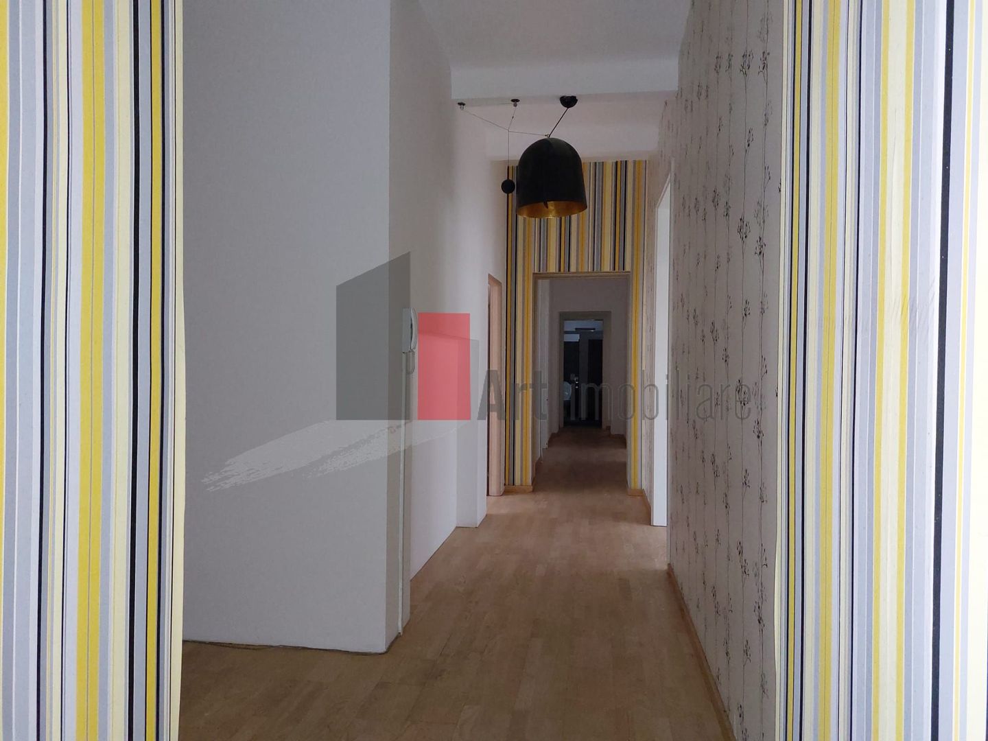 Spatiul "ERAIKINA" in imobil vechi de birouri, cu rezonanta istorica - Poză 6