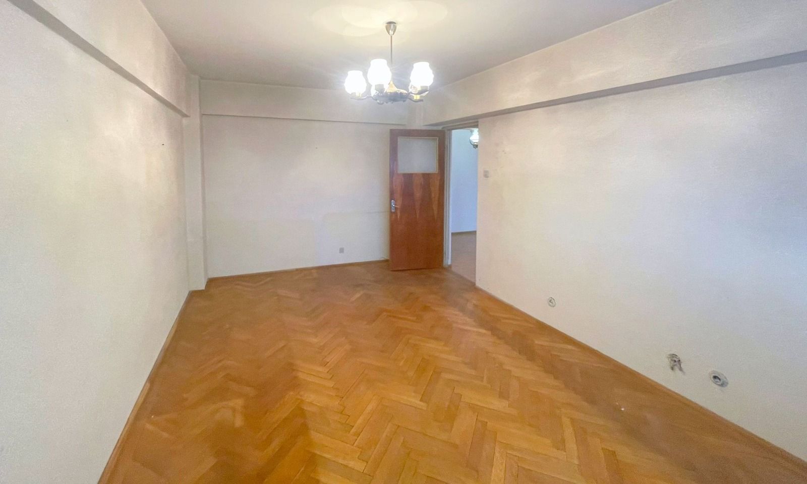 De vanzare – Apartament 3 camere   -R-uri -  Mazepa 1 - Poză 2