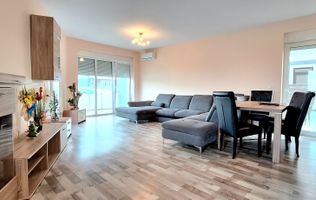 Oferim spre vanzare apartament 2 camere, 60 mp curte, Giroc, 0% Comision