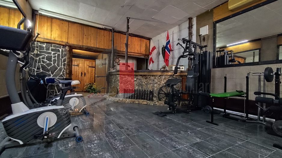 Spatiu comercial de inchiriat in Giulesti (langa stadion, complex comercial) - Poză 5