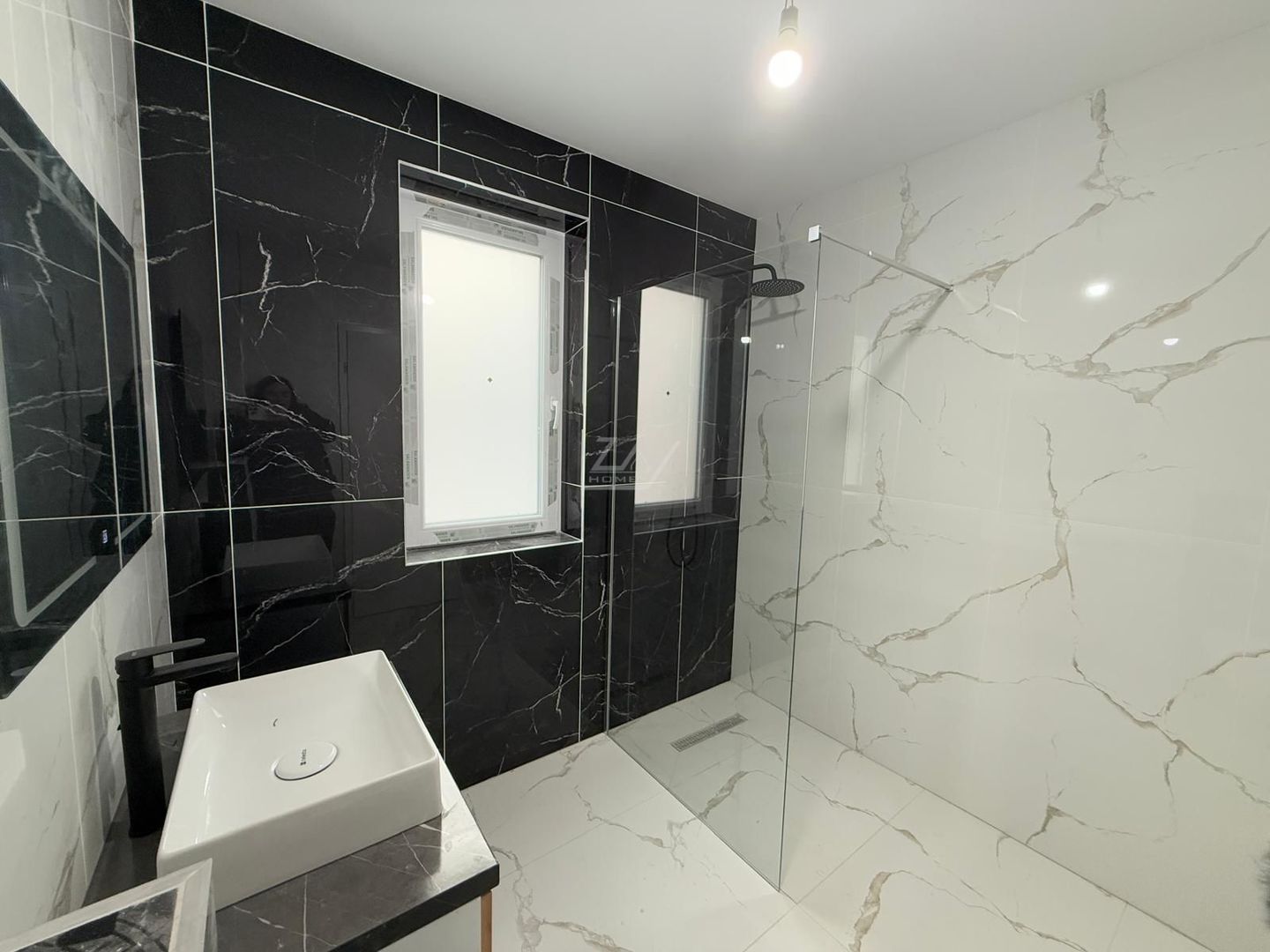 Decomandat. Spatios. Loc de parcare. - Poză 6