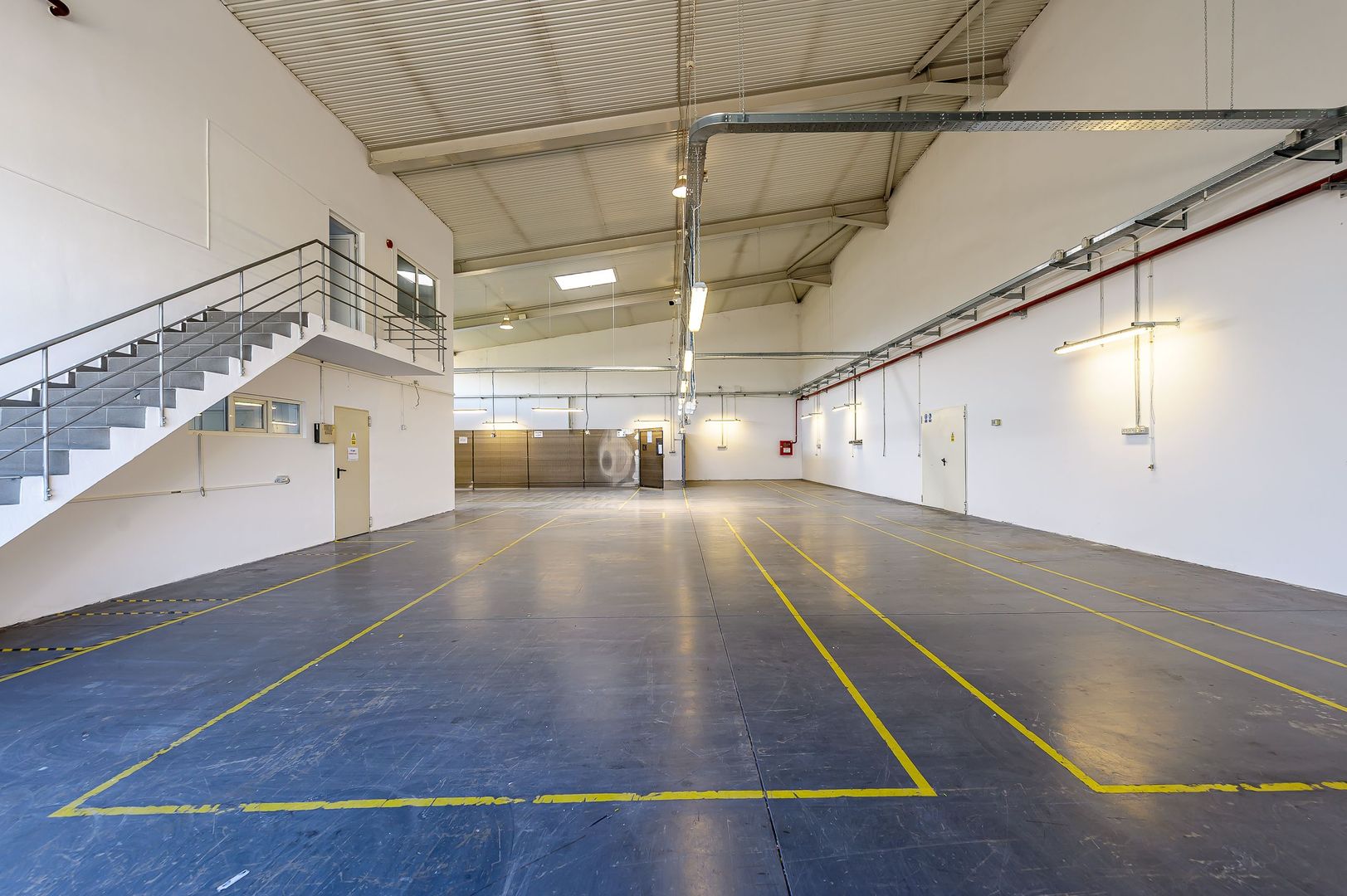 Hală industrială ideală pentru producție sau showroom în Arad 553mp - Poză 12