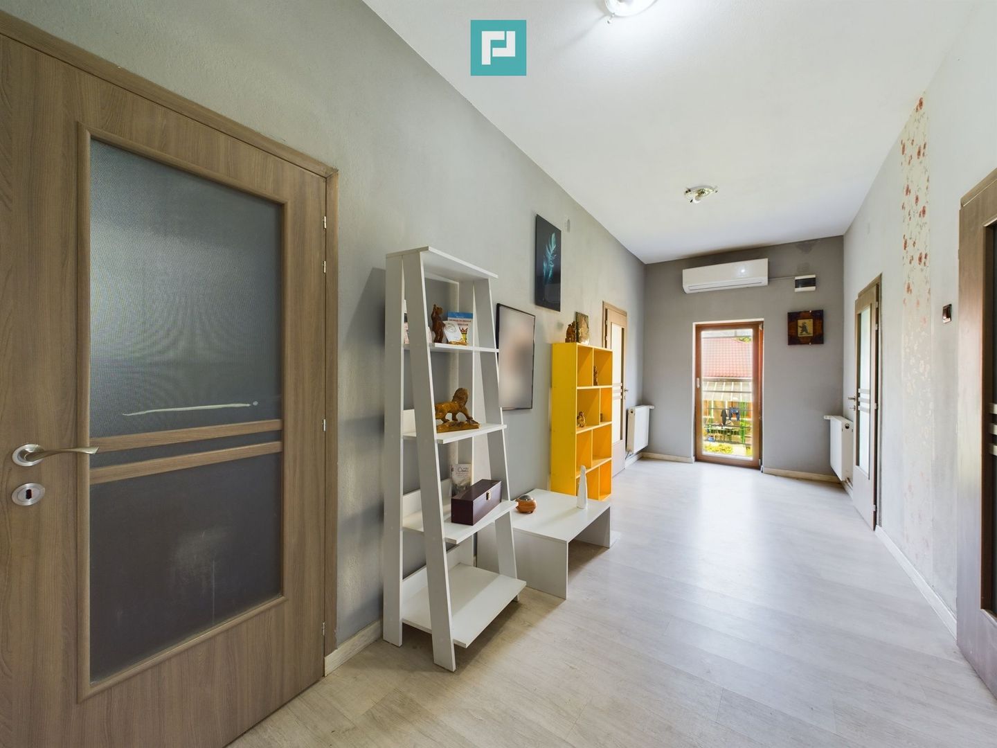 Proprietate multifuncțională într-o locație Centrală - Poză 7