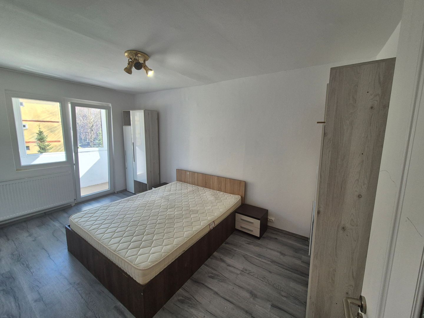 Închiriez apartament 1 camera etajul.1 - Poză 7