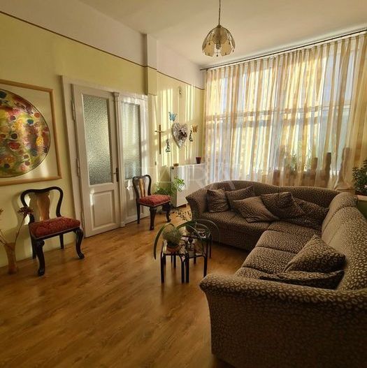 Vila de vanzare cu 7 camere in cartierul Grigorescu - Poză 1