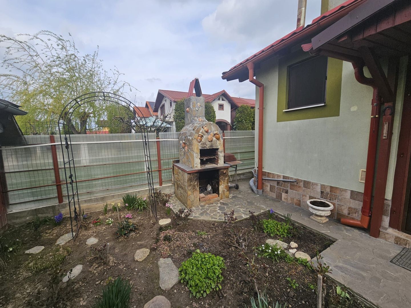 Vila spațioasă tip duplex – ideală pentru două familii Prundu, Pitești - Poză 15