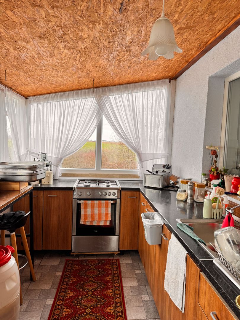 Vilă spațioasă cu 6 camere – Cartierul Viena, Oradea - Poză 7