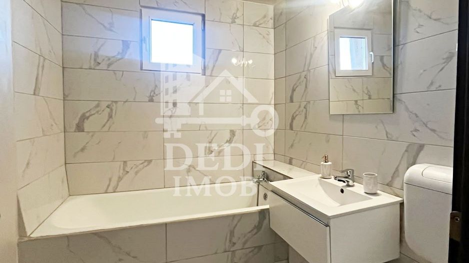 Apartament 3 camere de vanzare in zona Rogerius, Oradea - Poză 10