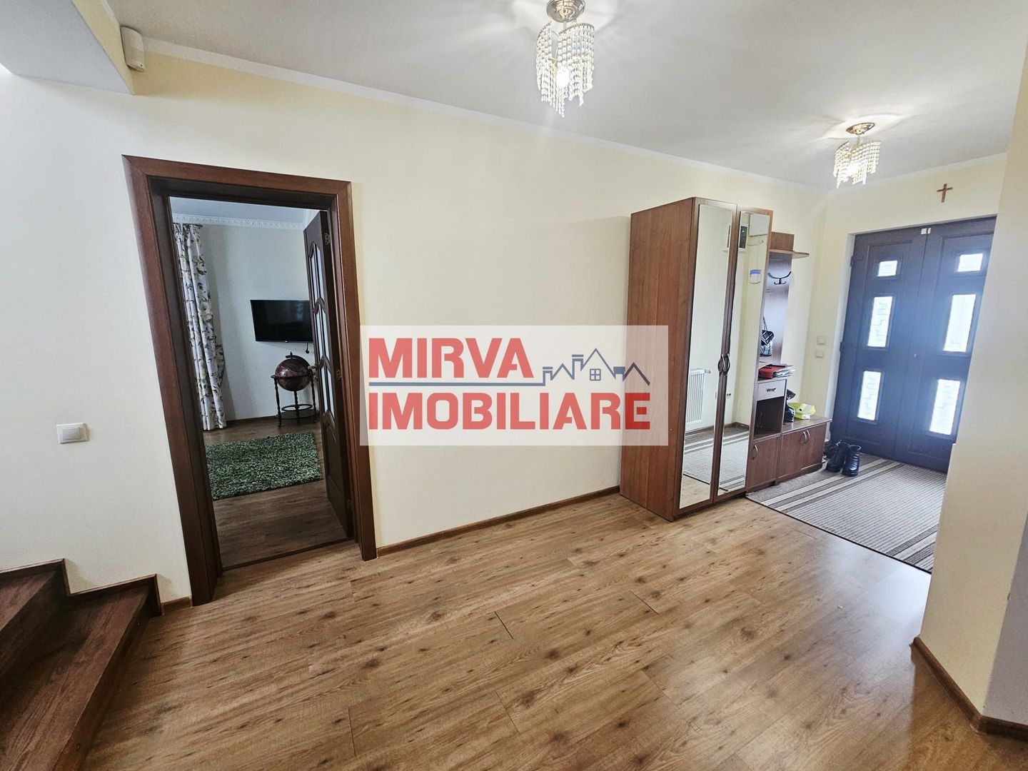 Vilă spațioasă Strejnicu S+P+1E+M, 8 camere, garaj, teren 595 mp - Poză 30