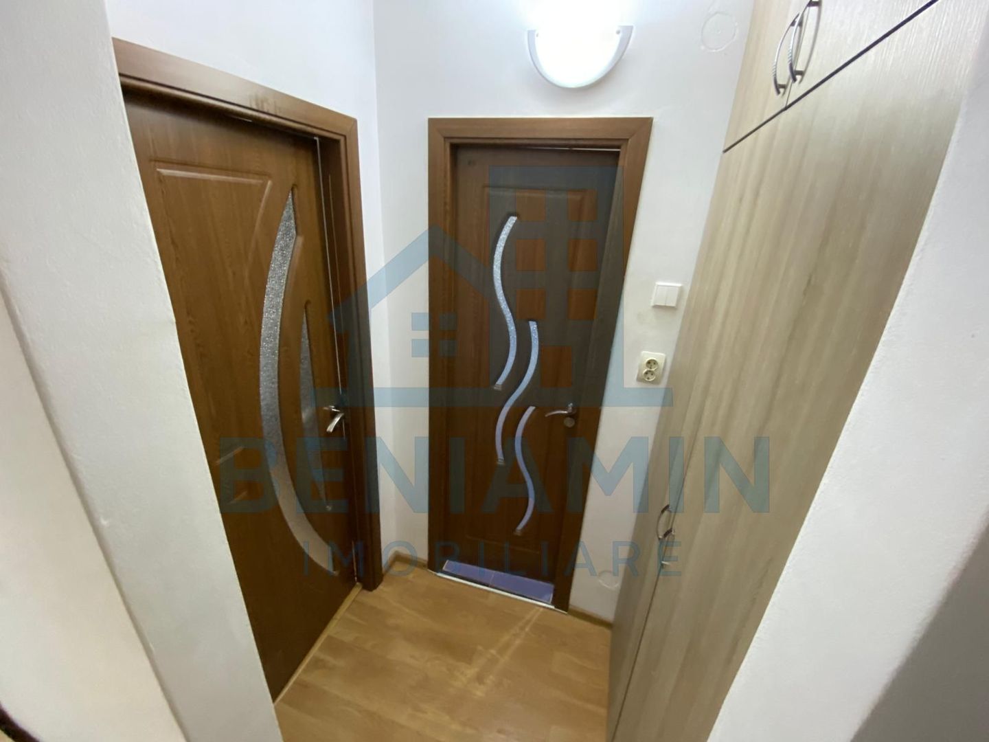 Apartament 3 camere Craiovita, etaj 3, teava de gaze - Poză 11