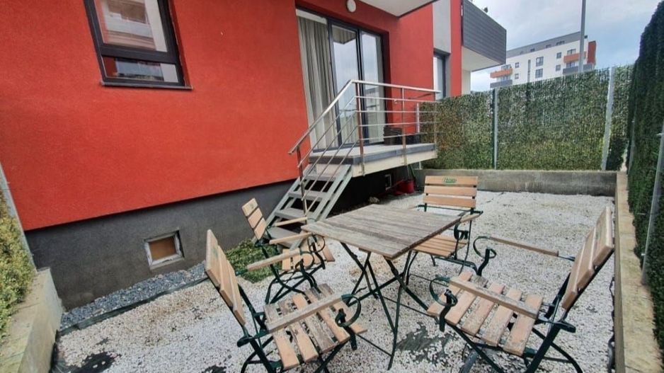 Apartament 1 camerea zona Avangarden! - Poză 1