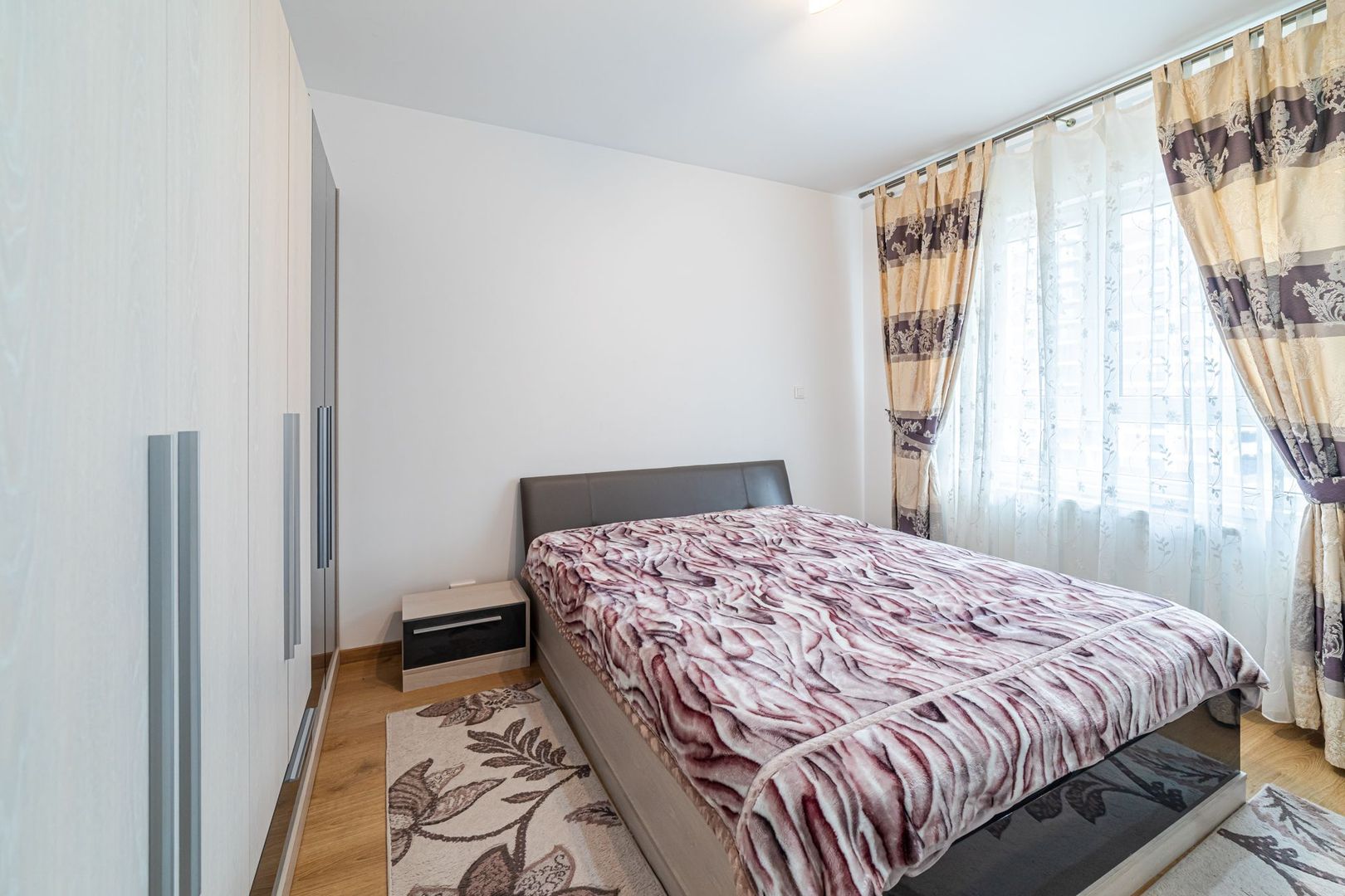 Apartament in bloc nou, cu 3 camere, la cheie - Poză 3