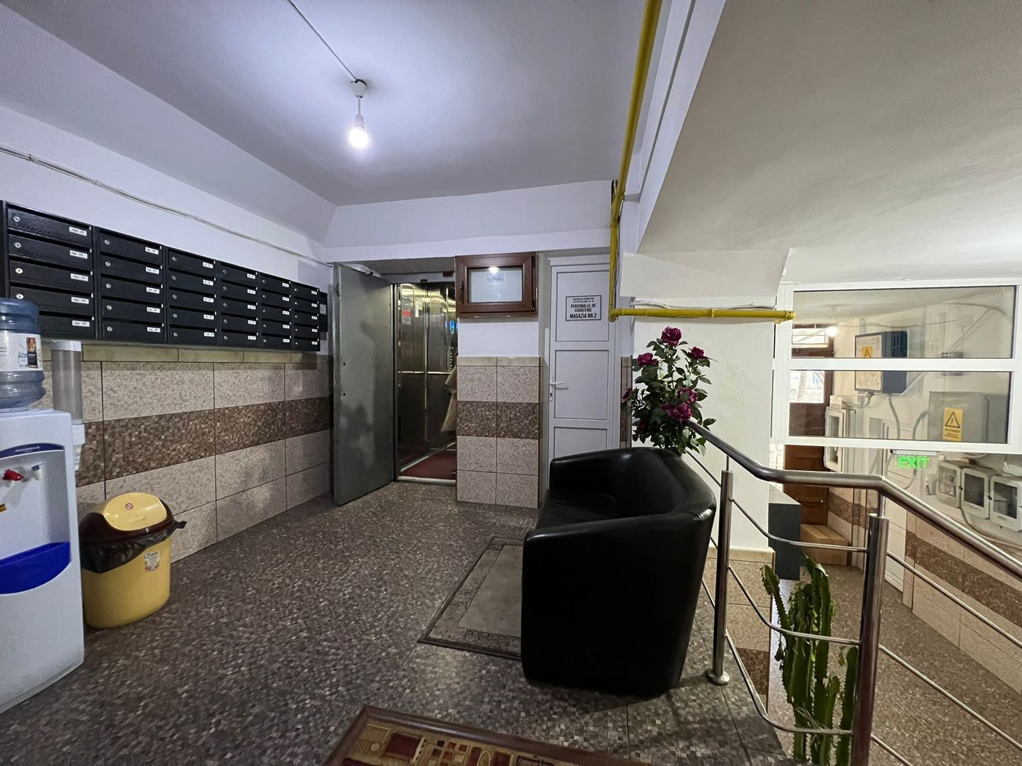 Apartament 2 camere decomandate, zona CENTRU. - Poză 2