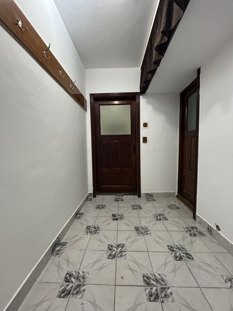 Apartament cu 3 camere și boxă în zona Complex KM5 - Poză 12