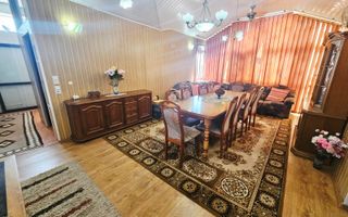 🏡 Casă spațioasă cu 9 camere în Strejnicu – pentru locuință, birouri - Poză 63