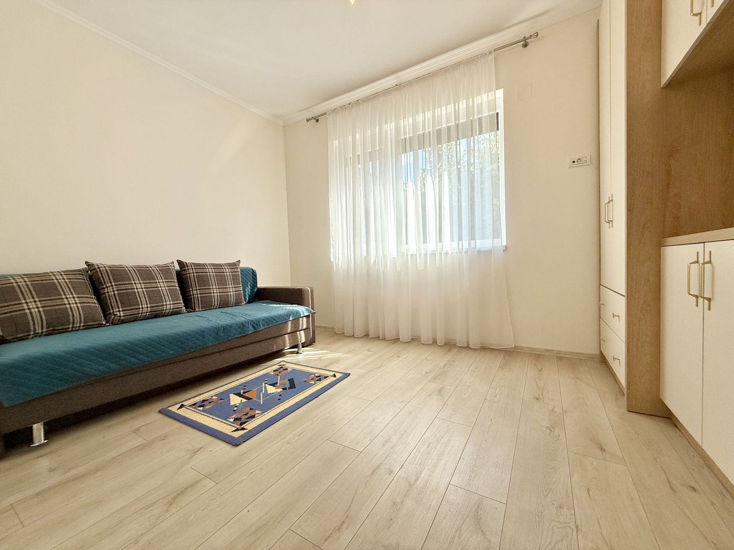 De închiriat apartament 3 camere cu gradină în Dumbrăvița - Poză 12