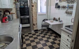 Apartament în bloc tip vilă balcon si beci– Astra, Brașov | Etaj 2/2 - Poză 7