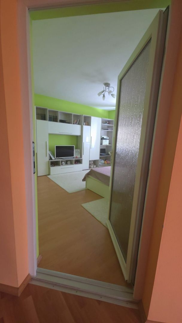 Casa langa Blue Sky cu panouri solare, garaj si terasa mare - Poză 7