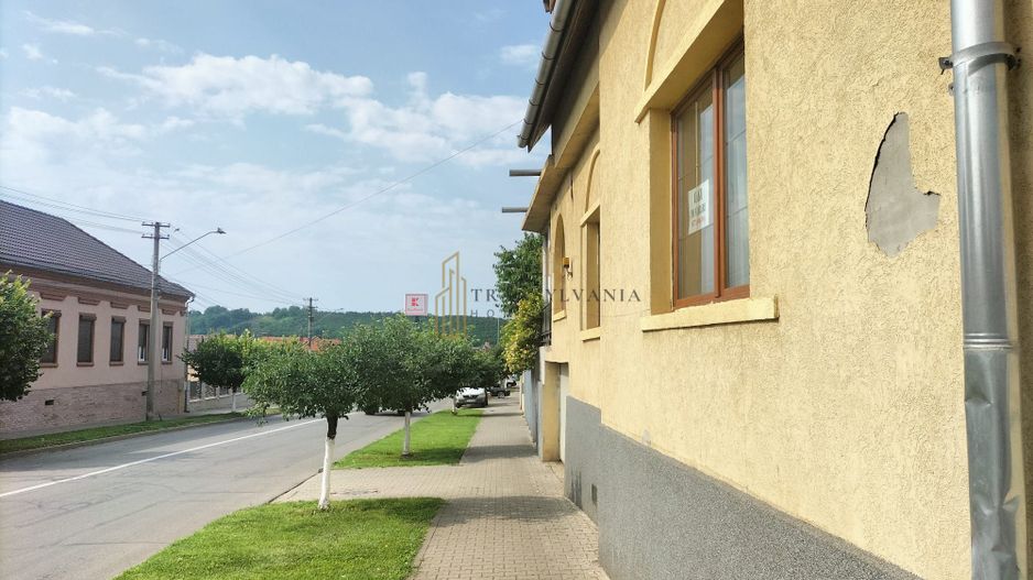 Casa in zona ultracentrala in orasul Blaj - Poză 4