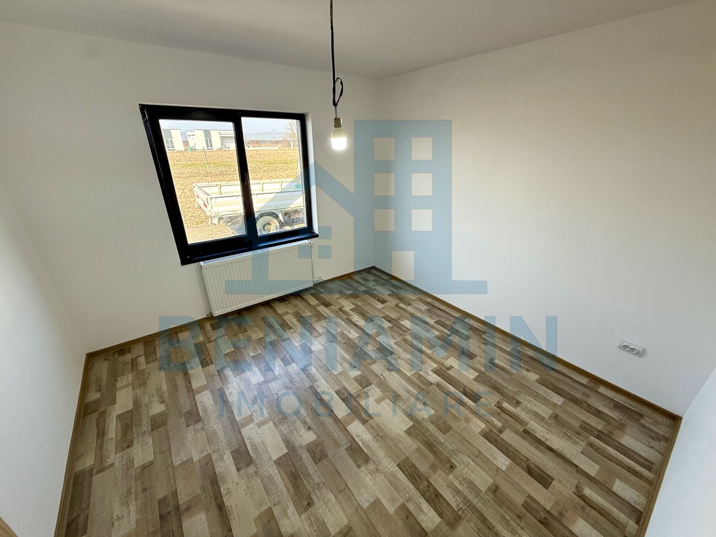 Casa Parter - 440mp teren - toate utilitătile - 2026 - Isalnita - Poză 5