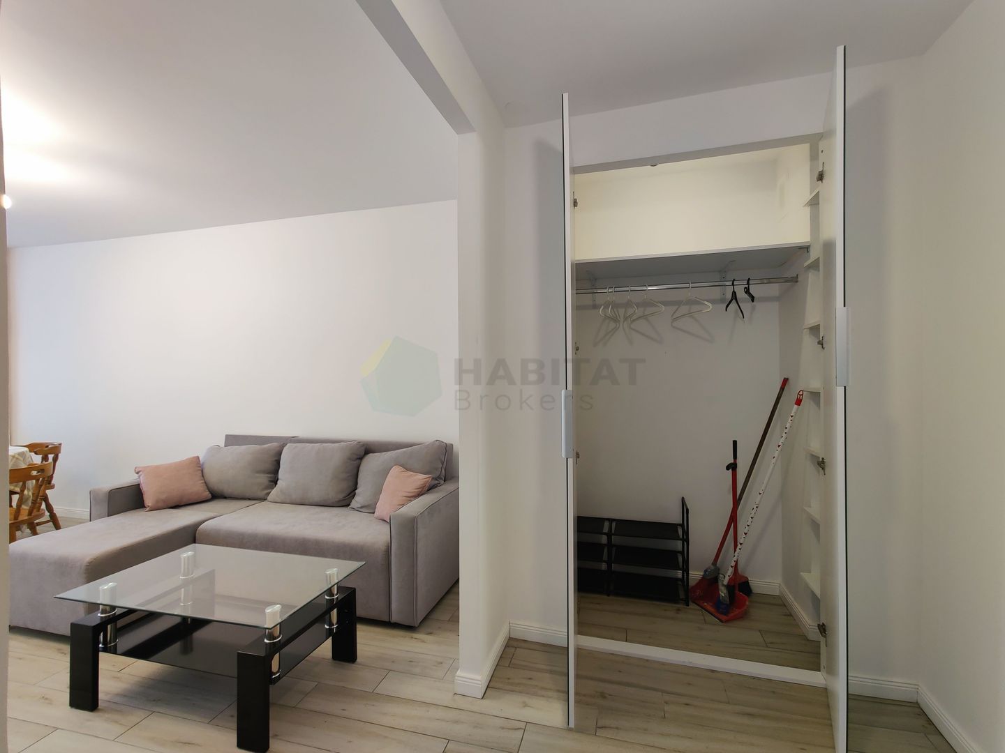 Prima inchirere,  strada Odobesti la intrarea in parc - Poză 4