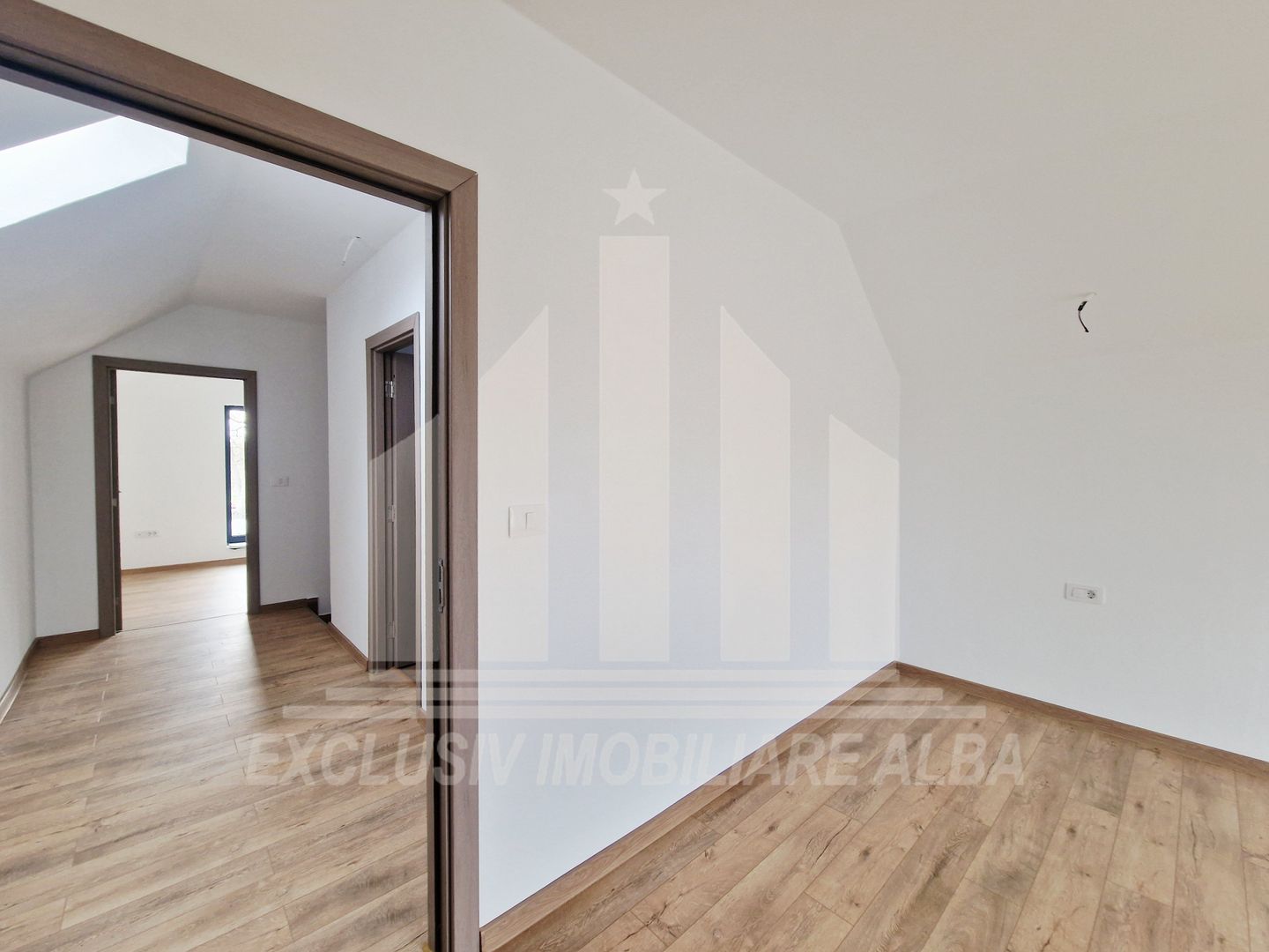 Casa individuala | 120mp | 500mp teren | Centru - Poză 4