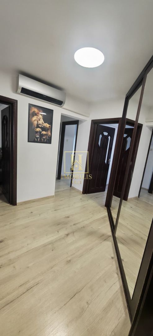 Apartament renovat 3 camere Dec 72 mp Dacia 131999 euro - Poză 11