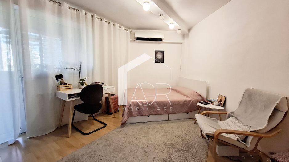 Apartament cu 3 camere, ultracentral - Poză 3