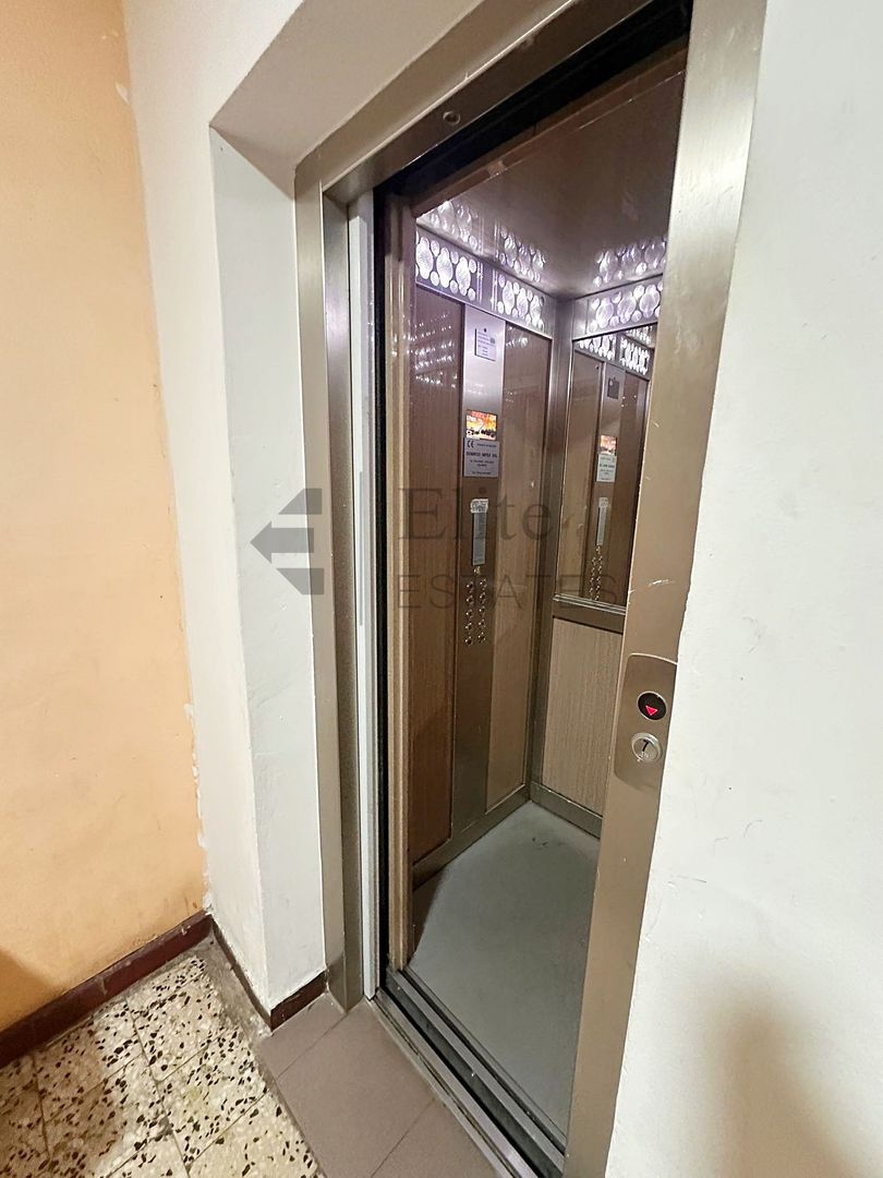 Apartament cu 2 camere de vanzare, Bld Decebal, Oradea - Poză 12