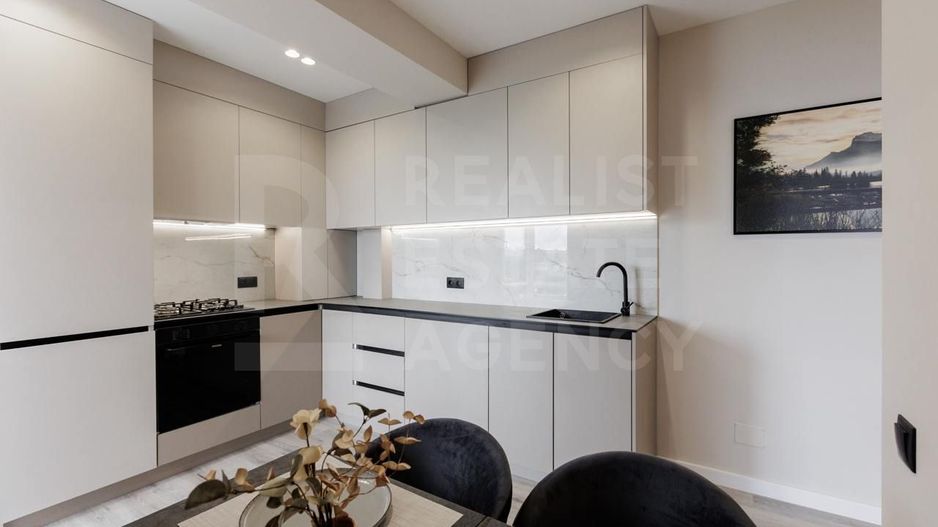 Vânzare, apartament, 2 camere + living, strada Calea Ieşilor, Sculeni - Poză 5