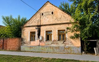 Casă de vânzare , 2600 mp teren - Poză 2