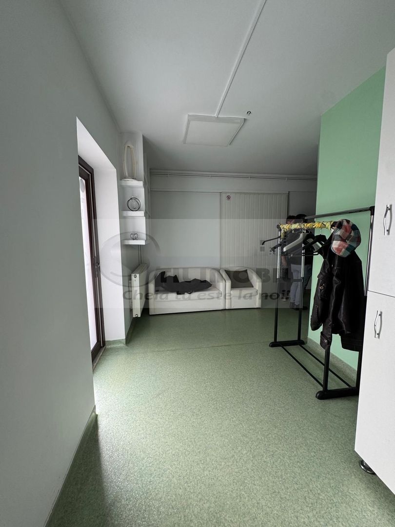 Spațiu 300mp + curte, la parter, vizibilitate excelenta - CUG - 3.000€ - Poză 14