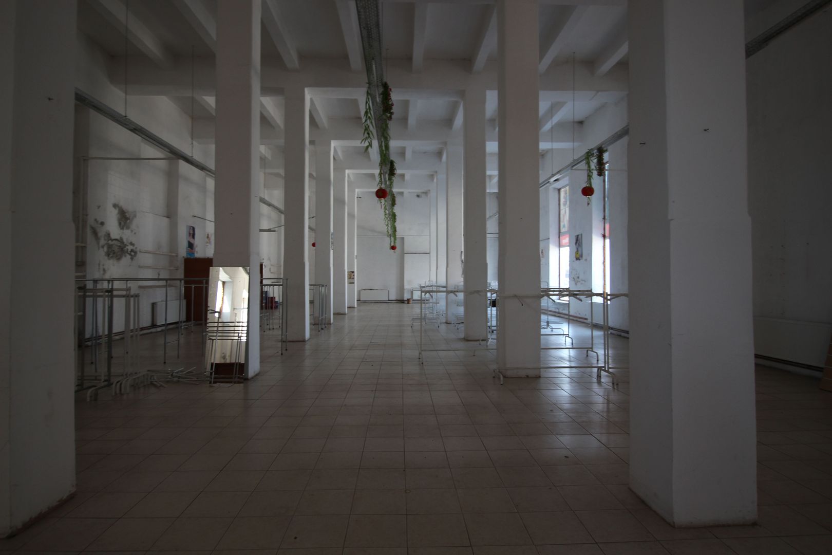 Spatiu comercial tip hala - zona semicentrala - Poză 6